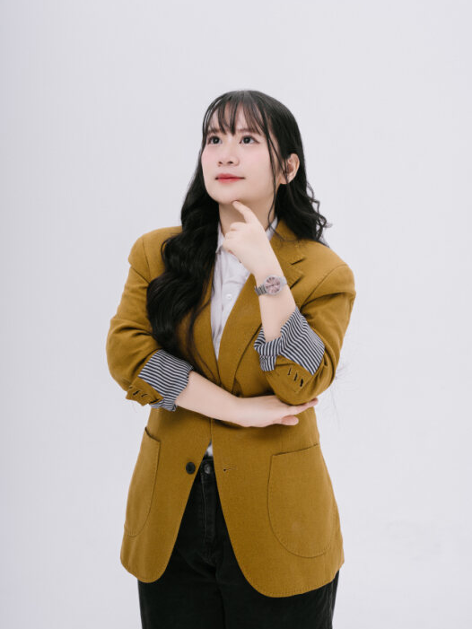 Giáo viên 3 image edited Giáo viên